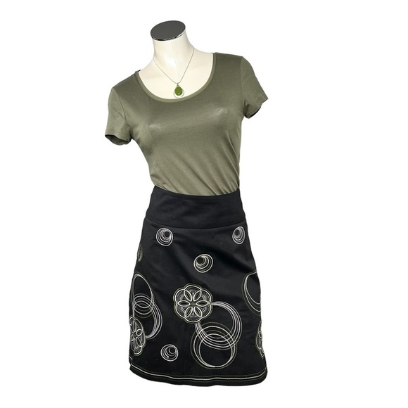 Heart Soul Dresses & Skirts - HEART SOUL Floral Embroidered Spiral Skirt Juniors Size 9